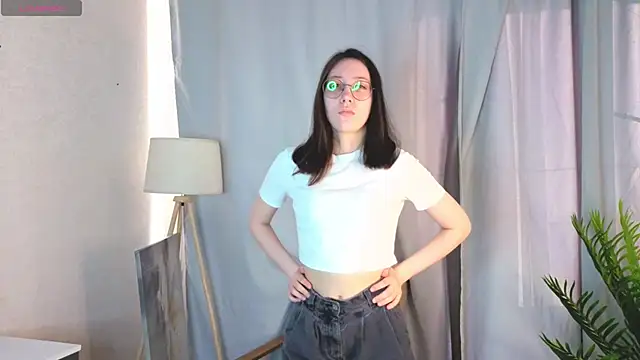 DoraWhitrock online show from 3, 4, 2026