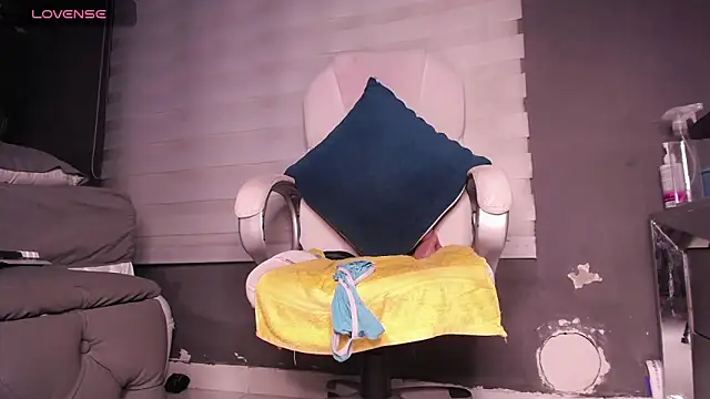 dirty 27cms online show from 12, 10, 2025