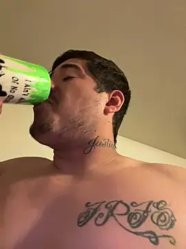 Snapshot of Sweetdickwill chatting on 25, 2, 2026 Sweetdickwill online show from 25, 2, 2026