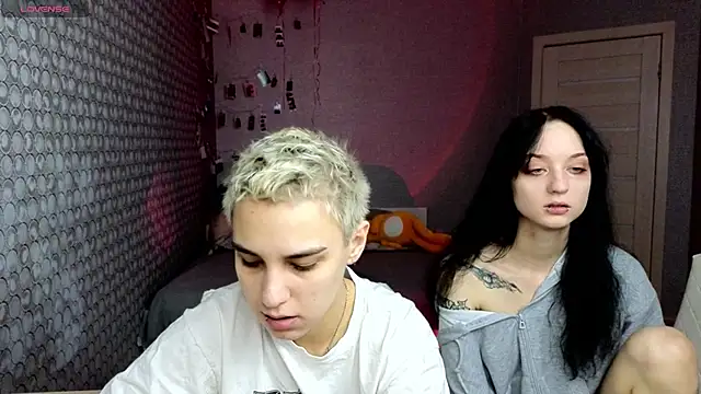 Snapshot of LuxuryLoverss chatting on 6, 3, 2026 LuxuryLoverss online show from 6, 3, 2026