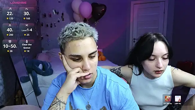 Snapshot of LuxuryLoverss chatting on 27, 3, 2026 LuxuryLoverss online show from 27, 3, 2026