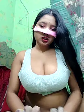 Snapshot of Turshaio chatting on 6, 4, 2026 Turshaio online show from 6, 4, 2026