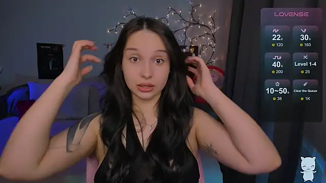 Snapshot of SoftyMooon chatting on 3, 3, 2026 SoftyMooon online show from 3, 3, 2026