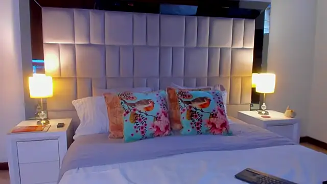 Tiffanyy Lam online show from 30, 3, 2026