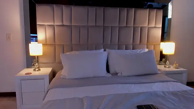 Tiffanyy Lam online show from 7, 4, 2026