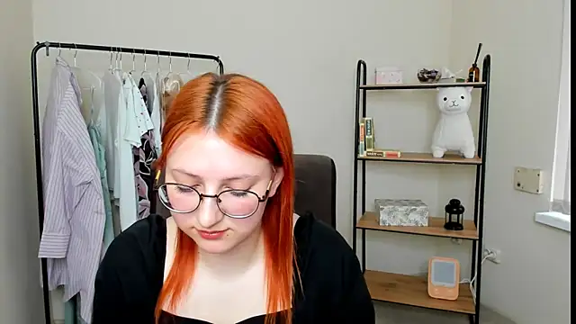 LauraaYoung online show from 26, 2, 2026