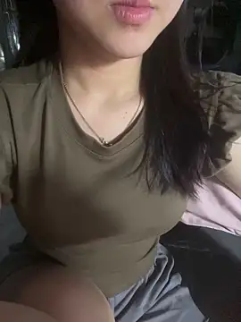 Snapshot of Sullys_ chatting on 14, 3, 2026 Sullys online show from 14, 3, 2026