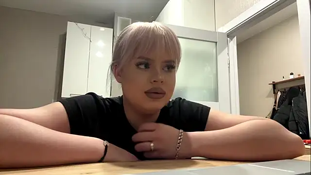 Lollyjollm online show from 24, 2, 2026