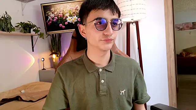 Snapshot of Sr_evann chatting on 3, 3, 2026 Sr evann online show from 3, 3, 2026