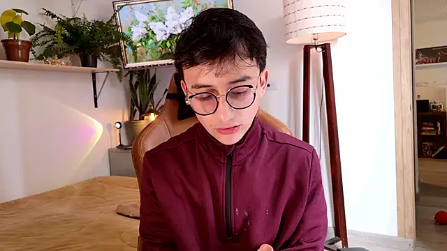 Snapshot of Sr_evann chatting on 2, 4, 2026 Sr evann online show from 2, 4, 2026