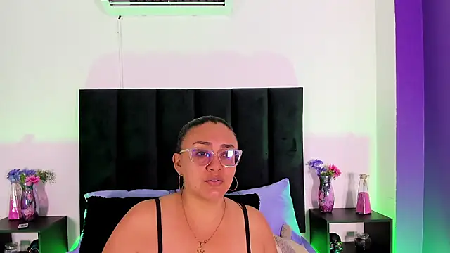 scarlet  ray  online show from 18, 3, 2026