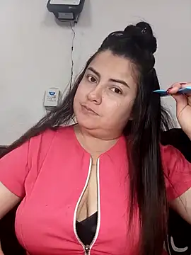 Snapshot of Bella_diamond01 chatting on 24, 2, 2026 Bella diamond01 online show from 24, 2, 2026