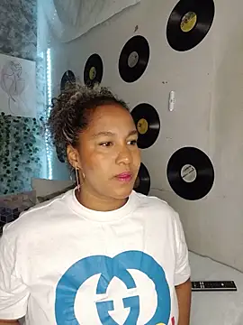 Snapshot of medusafox_ chatting on 15, 4, 2026 medusafox online show from 15, 4, 2026