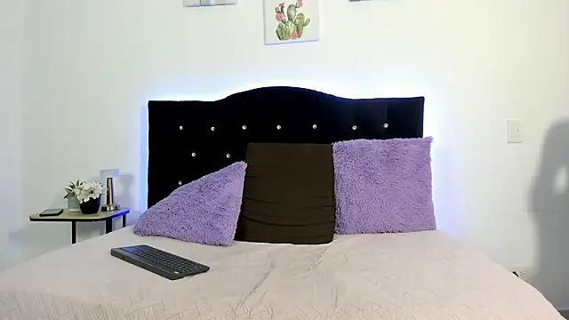 Eros Lux online show from 8, 3, 2026