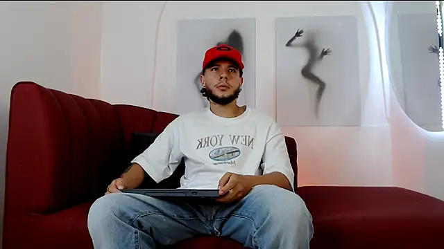 Snapshot of luxesmith chatting on 8, 3, 2026 luxesmith online show from 8, 3, 2026