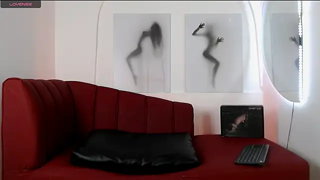 Snapshot of luxesmith chatting on 12, 3, 2026 luxesmith online show from 12, 3, 2026