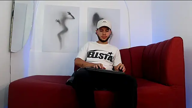 Snapshot of luxesmith chatting on 17, 3, 2026 luxesmith online show from 17, 3, 2026