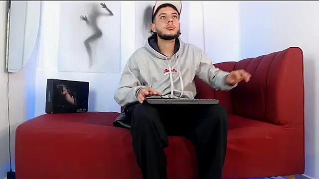 Snapshot of luxesmith chatting on 17, 3, 2026 luxesmith online show from 17, 3, 2026