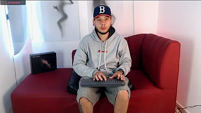 Snapshot of luxesmith chatting on 25, 3, 2026 luxesmith online show from 25, 3, 2026