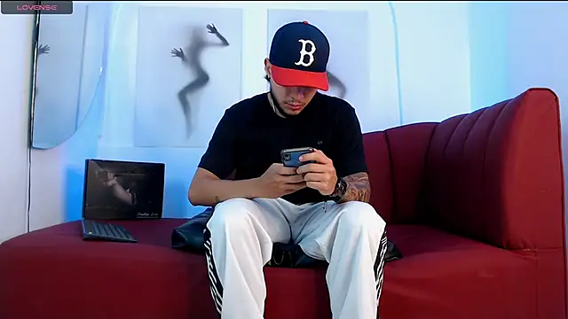 Snapshot of luxesmith chatting on 28, 3, 2026 luxesmith online show from 28, 3, 2026