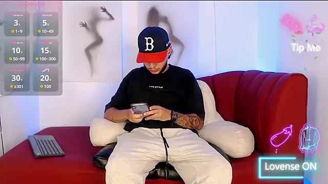 Snapshot of luxesmith chatting on 5, 4, 2026 luxesmith online show from 5, 4, 2026