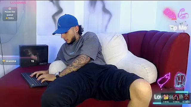 Snapshot of luxesmith chatting on 5, 4, 2026 luxesmith online show from 5, 4, 2026