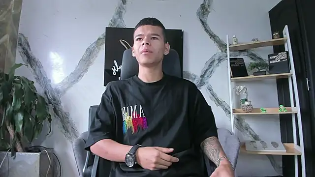 DylanRoyce  online show from 5, 4, 2026