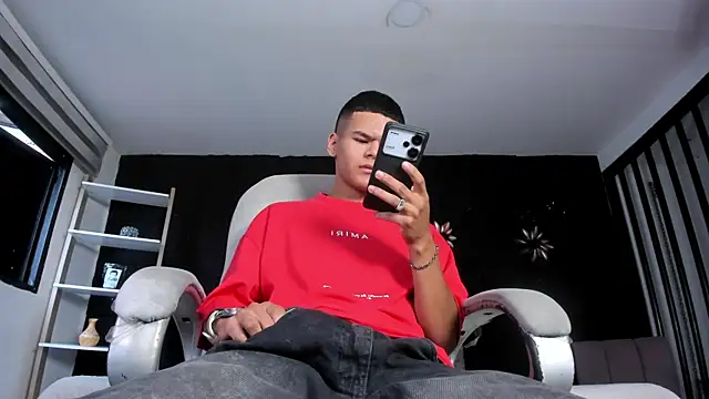 DylanRoyce  online show from 9, 4, 2026