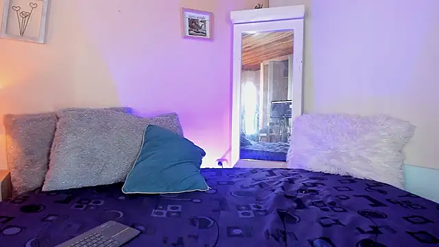 Exotic girl28 online show from 10, 3, 2026