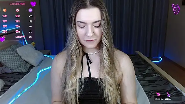 Smi1eF1ower online show from 25, 2, 2026