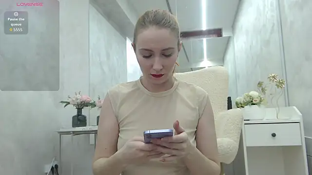 EmberLuna  online show from 3, 4, 2026