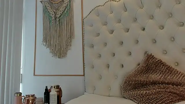 Sara funy online show from 25, 2, 2026