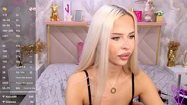 Snapshot of EvaXElfi chatting on 8, 3, 2026 EvaXElfi online show from 8, 3, 2026