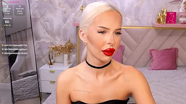 Snapshot of EvaXElfi chatting on 6, 4, 2026 EvaXElfi online show from 6, 4, 2026