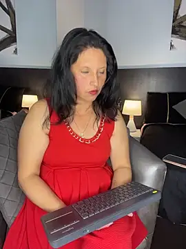  MissJames   online show from 25, 2, 2026