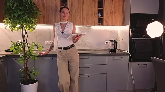 BritneySwiss online show from 3, 3, 2026