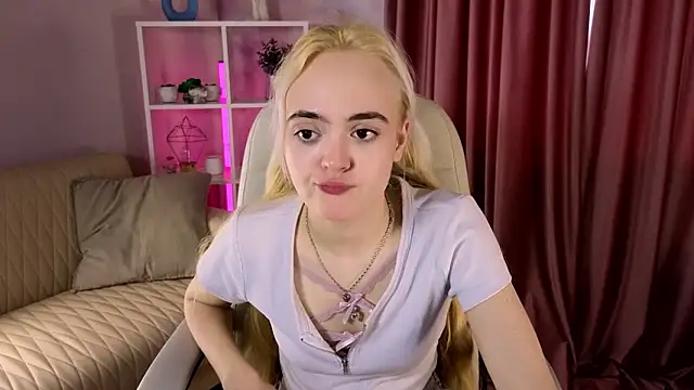 Snapshot of Bambi_Bloom chatting on 3, 3, 2026 Bambi Bloom online show from 3, 3, 2026