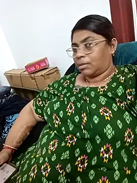 Snapshot of deepika-mallus chatting on 8, 3, 2026 deepika-mallus online show from 8, 3, 2026