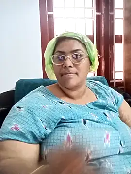 Snapshot of deepika-mallus chatting on 16, 3, 2026 deepika-mallus online show from 16, 3, 2026