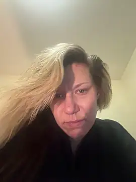 Darkcrowncouple online show from 12, 3, 2026