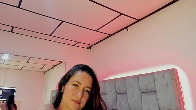 Scarlet Goddess online show from 2, 3, 2026