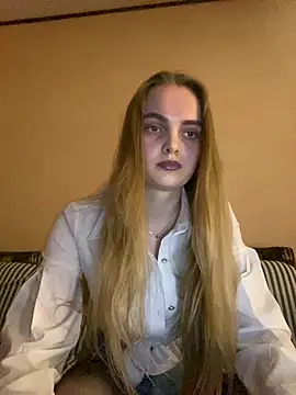 Snapshot of LunaVey chatting on 29, 3, 2026 LunaVey online show from 29, 3, 2026