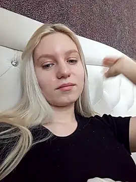 Glowing Jessica online show from 3, 3, 2026