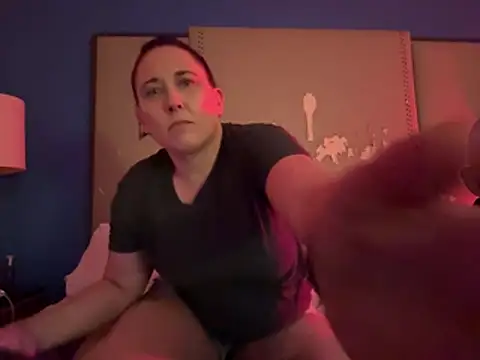 Snapshot of MohawkGirl21 chatting on 22, 3, 2026 MohawkGirl21 online show from 22, 3, 2026