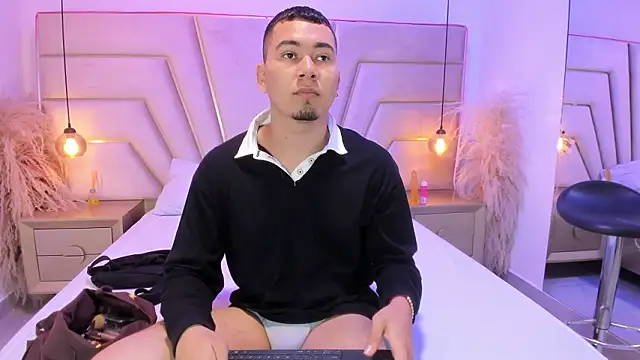 Max Huntter online show from 7, 3, 2026