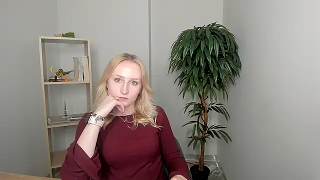 Snapshot of CatarinaGulla chatting on 4, 3, 2026 CatarinaGulla online show from 4, 3, 2026