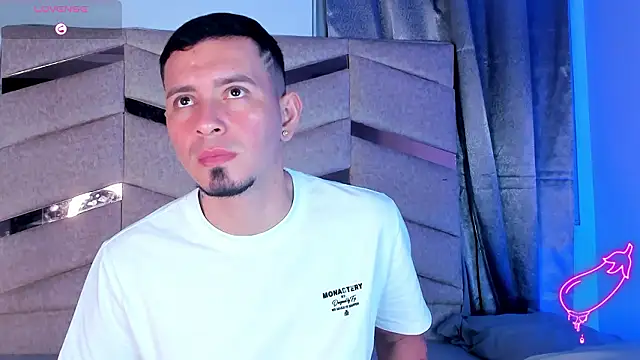 AxelNoiir  online show from 4, 3, 2026