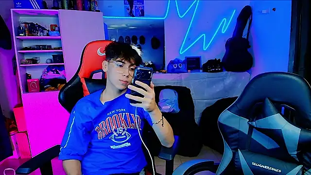 Snapshot of RawDuddes chatting on 19, 3, 2026 RawDuddes online show from 19, 3, 2026