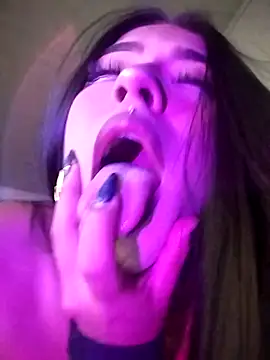 Snapshot of caticaasquiirt_ chatting on 4, 3, 2026 caticaasquiirt online show from 4, 3, 2026