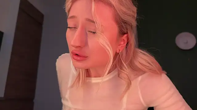 Snapshot of Wendy_Amberr chatting on 22, 3, 2026 Wendy Amberr online show from 22, 3, 2026